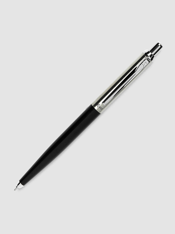 The OHTO Rays Flash Dry Gel Pen | 0.5 mm in Black, full length, showing the black lower barrel and the silver metal upper half with a clip