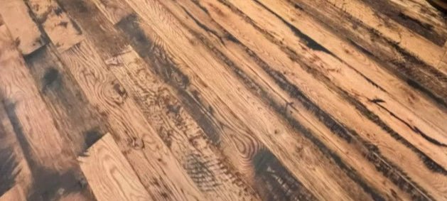 Reclaimed Kentucky Derby Oak - Distressed-Black