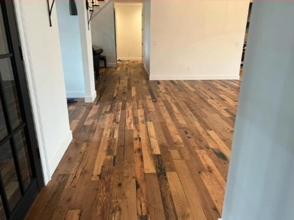 Reclaimed Kentucky Derby Oak - Distressed-Black
